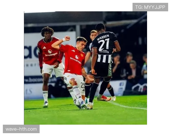 滕哈赫重塑防线,解析曼联新赛季防守层次结构与趋势分析 滕哈赫重塑防线,解析曼联新赛季防守层次结构与趋势分析