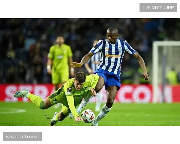 波尔图队近期连胜势头强劲,球迷期待下轮精彩对决表现稳健 波尔图队近期连胜势头强劲,球迷期待下轮精彩对决表现稳健